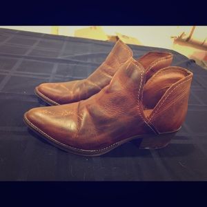 Steve Madden leather short booties